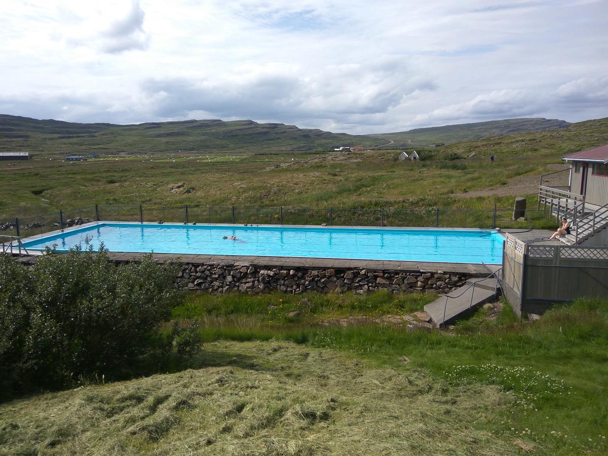 Hotel Laugarholl With Natural Hot Spring ホールマビーク エクステリア 写真